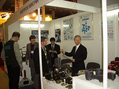 Презентация японских брендов по металлобработке и электромонтажу на стенде 